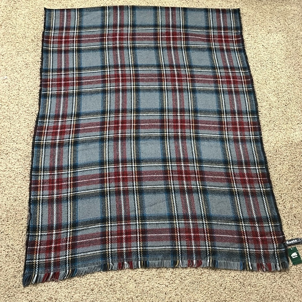 Roots over sized plaid scarf/shawl
